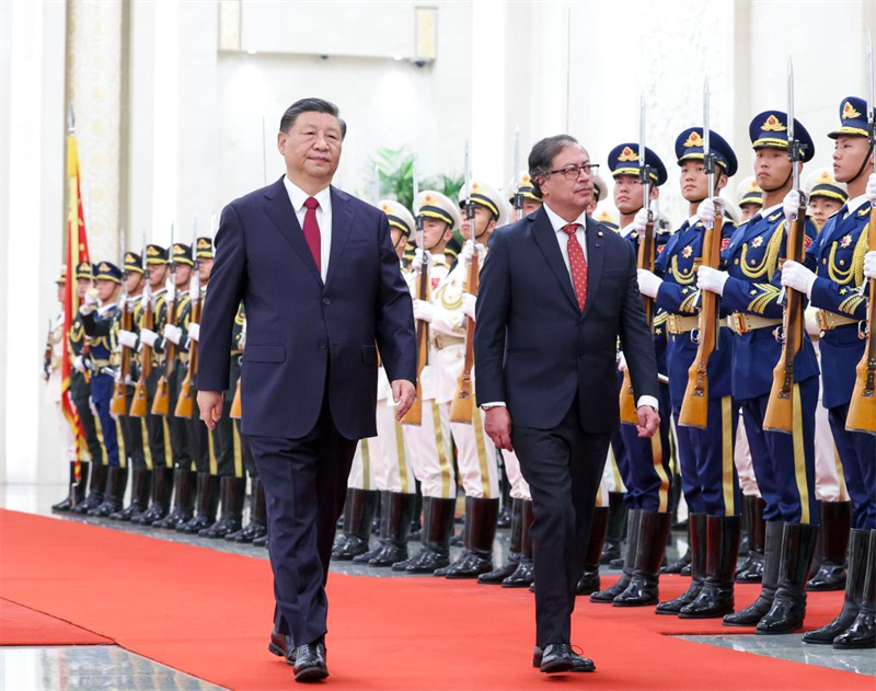 Xi Jinping s'entretient avec le président colombien, élevant les relations au rang de partenariat stratégique