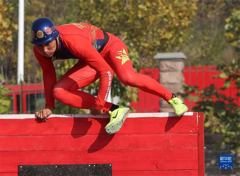 Shandong : la compétition nationale de lutte contre les incendies et de sauvetage s'est terminée à Jinan