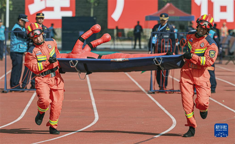 Shandong : la compétition nationale de lutte contre les incendies et de sauvetage s'est terminée à Jinan