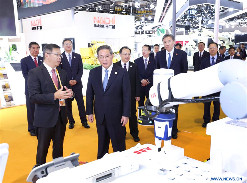 Le PM chinois promet une plus grande ouverture lors d'une exposition d'importation de haut niveau