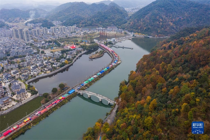 Zhejiang : ouverture de la foire traditionnelle de Jiande