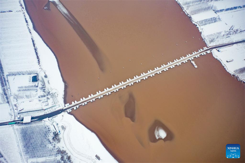 Rendez-vous avec la neige?: l'hiver rafra?chit les paysages en Chine