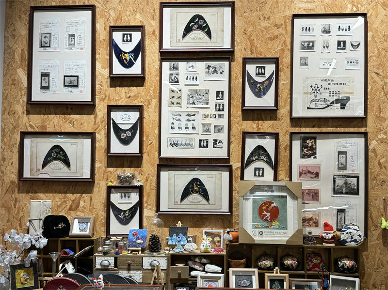 Fujian : la broderie de perles de Xiamen, un patrimoine culturel immatériel coloré