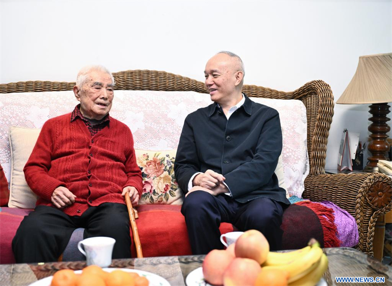 La direction du PCC adresse ses v?ux de fête aux travailleurs culturels et aux scientifiques