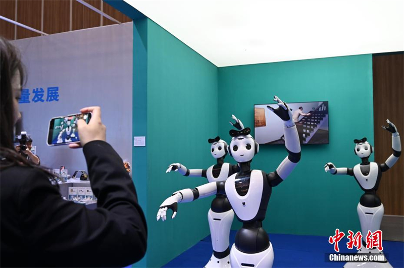 Guangdong : une exposition des réalisations en matière de développement intégré des sciences et technologies industrielles riche en? sens technologique ? organisée à Shenzhen