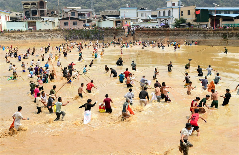 Yunnan : les joies de la pêche à la campagne à Mile
