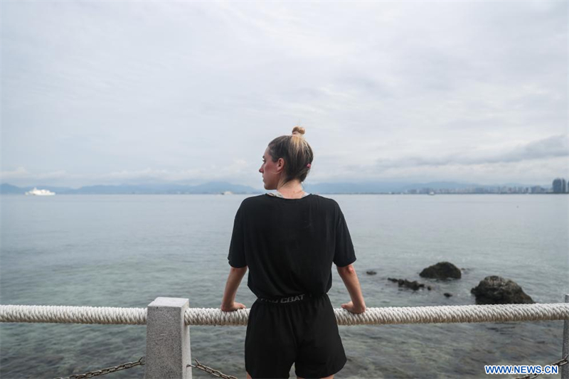 Le lien environnemental entre une scientifique fran?aise et les dauphins blancs de Chine