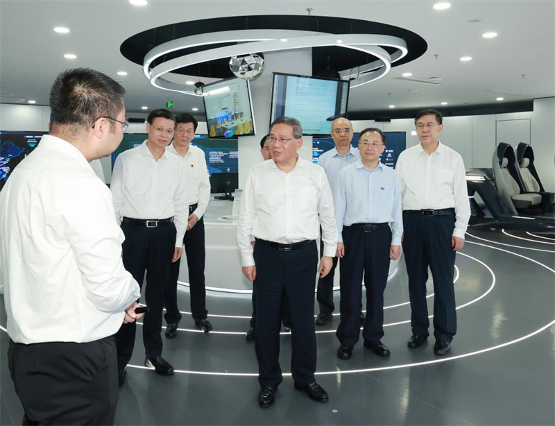 Le PM chinois appelle à la transformation numérique du secteur manufacturier