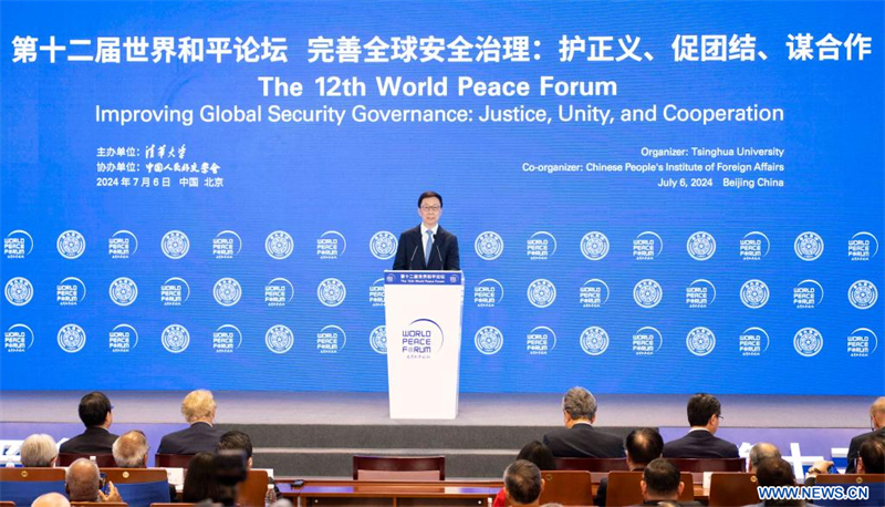 Le vice-président chinois prononce un discours au 12e Forum mondial de la paix