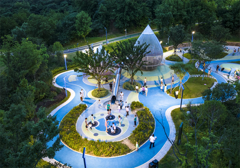 Anhui : l'engouement pour le fitness pendant les nuits d'été à Wuhu