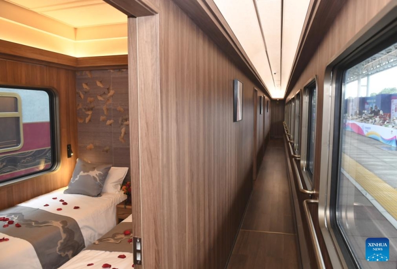 Sichuan?: un train touristique sur le thème du panda mis en service à Chengdu