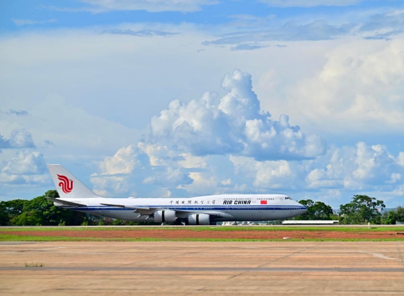Arrivée de Xi Jinping à Brasilia pour une visite d'Etat au Brésil