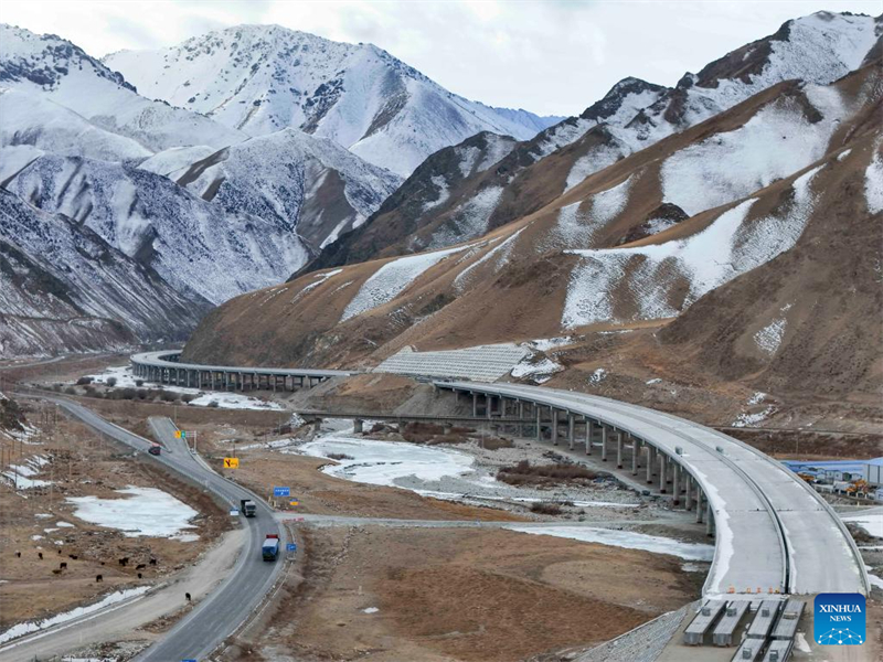 Xinjiang : le plus long tunnel autoroutier du monde bient?t percé