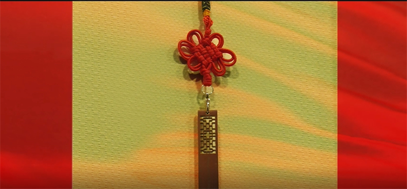 Les cadeaux d'état de Xi Jinping : une clé USB contenant une vidéo commémorative du chemin de fer Mombasa-Nairobi