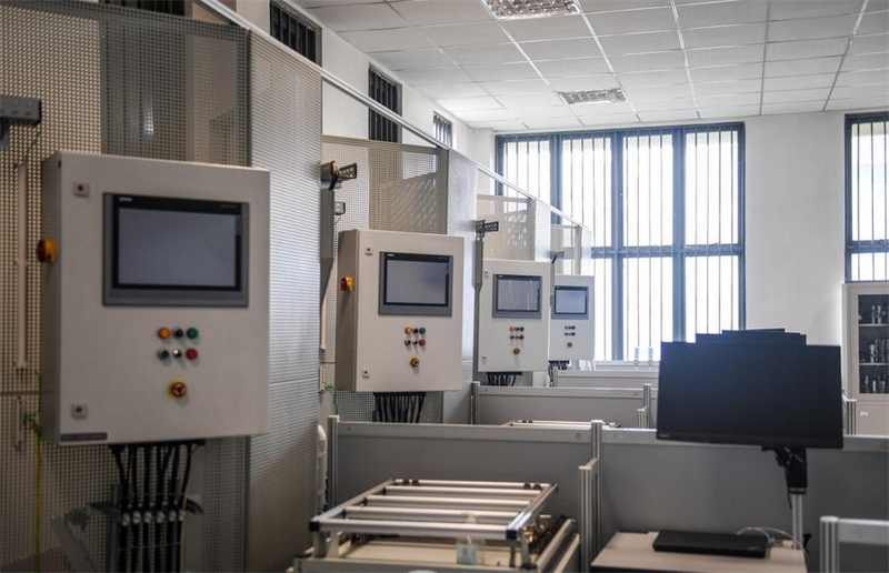 Photo prise le 15 février 2024 montrant un atelier d'une classe Luban à l'Institut de formation technique et professionnelle de la République démocratique d'éthiopie, à Addis-Abeba. (Li Yahui / Xinhua)