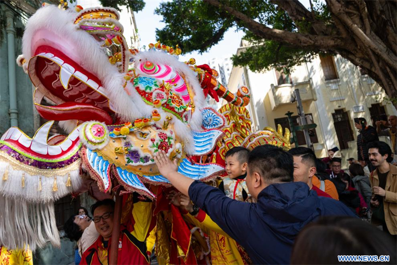 Chine : célébrations de la Fête du Printemps à Macao