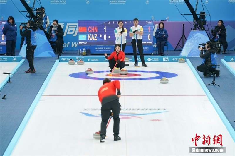 Les athlètes chinois remportent leur première victoire des 9es Jeux asiatiques d'hiver