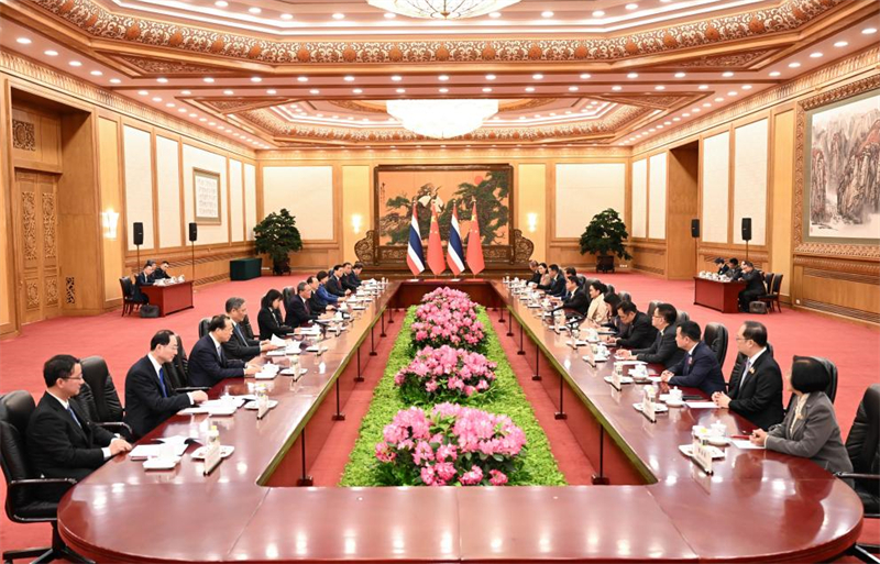 Le PM chinois rencontre la Première ministre tha?landaise