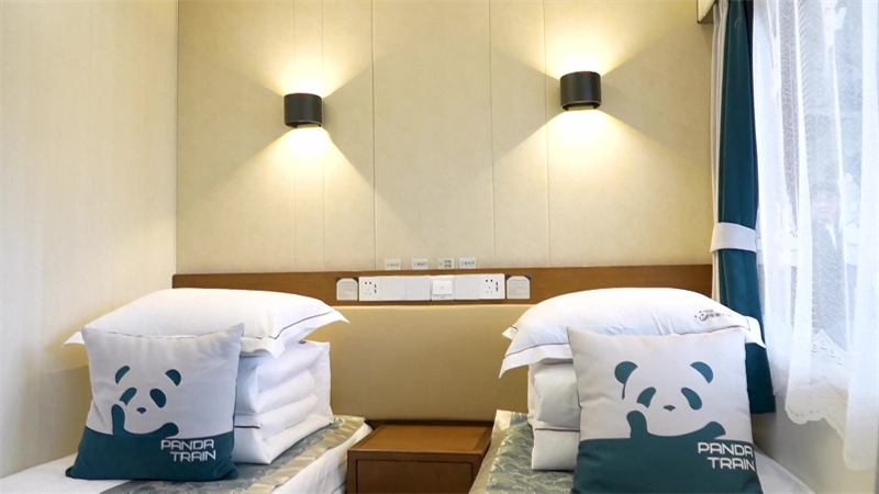 Bienvenue à bord du ??train des cheveux argentés?? !