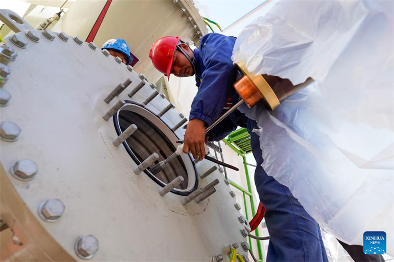 Xinjiang : la ligne de transmission électrique à UHV de 800 kilovolt Hami-Chongqing est entrée dans la période de construction finale