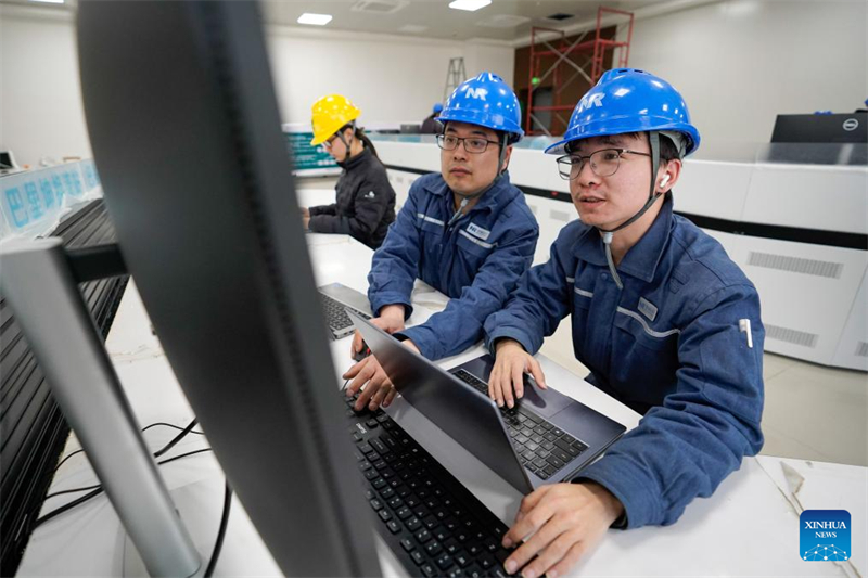 Xinjiang : la ligne de transmission électrique à UHV de 800 kilovolt Hami-Chongqing est entrée dans la période de construction finale