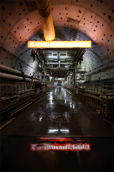 Guangdong : fin du percement du premier tunnel sous-marin à simple boyau et à double voie de 350 km/h à Shantou