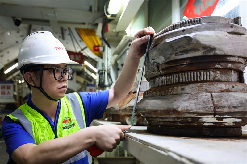 Guangdong : fin du percement du premier tunnel sous-marin à simple boyau et à double voie de 350 km/h à Shantou