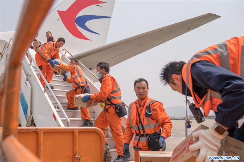 La province frontalière de Chine continue d'envoyer des secours au Myanmar, frappé par un tremblement de terre