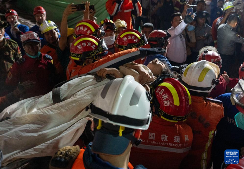 Plus de 500 sauveteurs chinois participent aux efforts de secours post-séisme au Myanmar