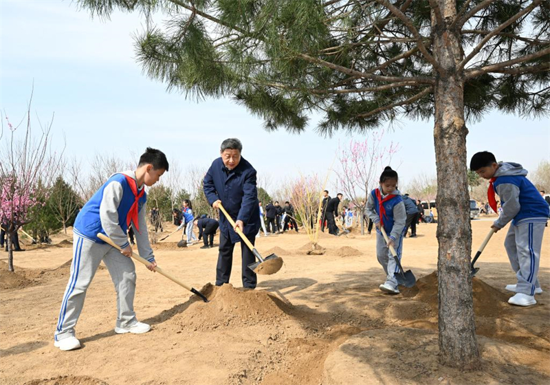 Xi Jinping met l'accent sur la mobilisation des forces pour construire une belle Chine