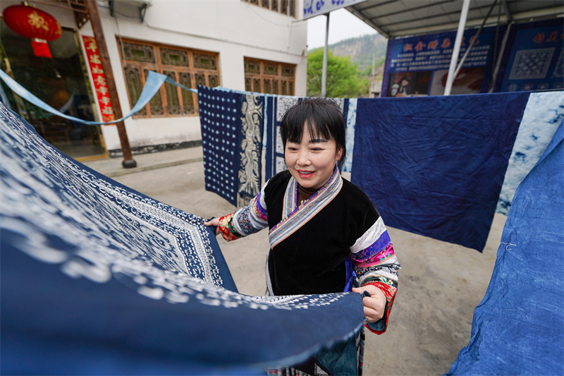 Guizhou : le patrimoine culturel immatériel du batik de Zhijin