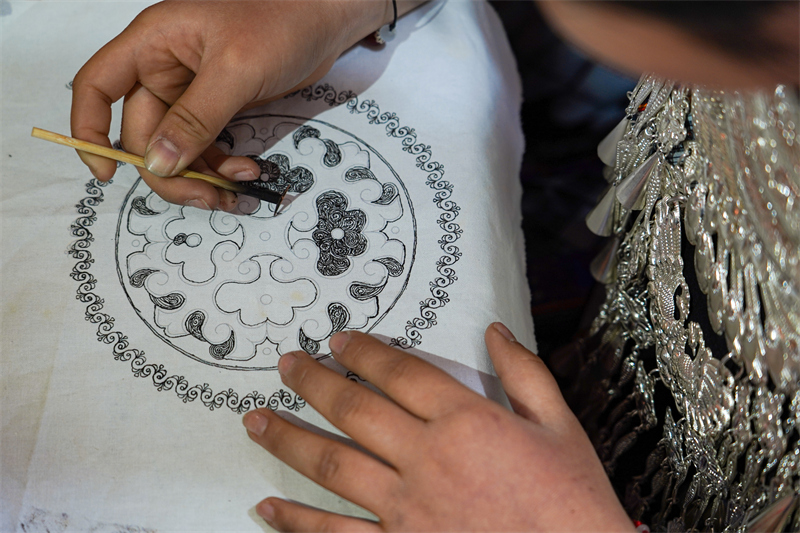 Guizhou : le patrimoine culturel immatériel du batik de Zhijin