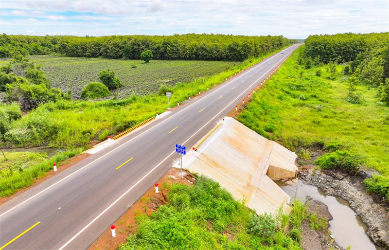 Le Cambodge inaugure une route financée par la Chine reliant deux de ses provinces