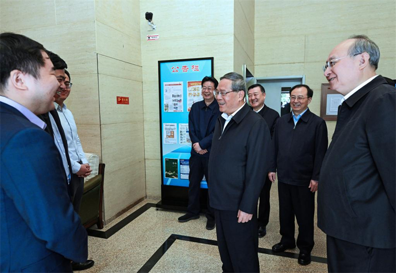 Le PM chinois met l'accent sur l'intensification des efforts pour stimuler la consommation