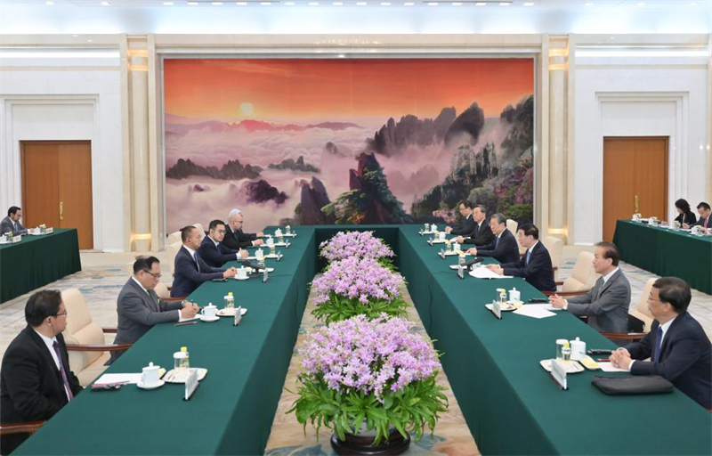 Le plus haut conseiller politique chinois rencontre un vice-président de l'Assemblée consultative du peuple d'Indonésie