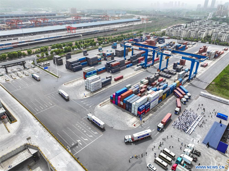 Chine : lancement d'une nouvelle ligne interrégionale pour camions à hydrogène dans le sud-ouest