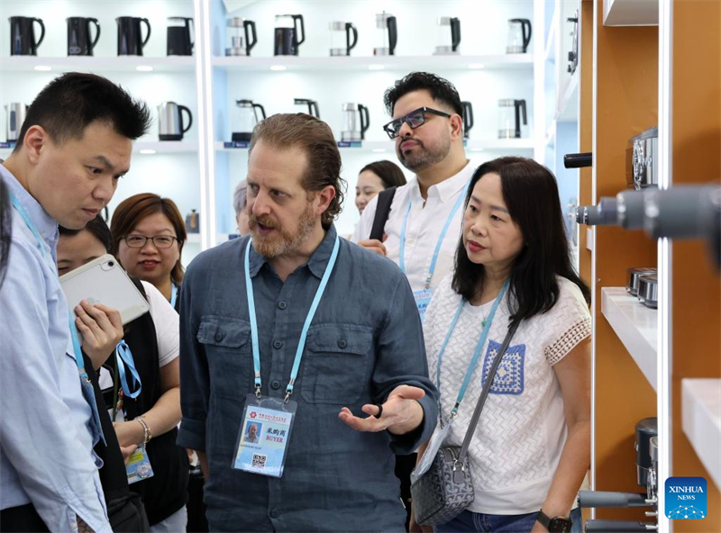 Guangdong : la 137e Foire de Canton ouvre ses portes à Guangzhou