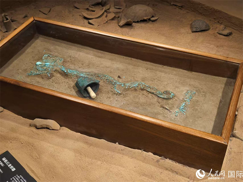 Henan : des journalistes d'Europe et d'Asie visitent le Musée du site de la capitale des Xia d'Erlitou