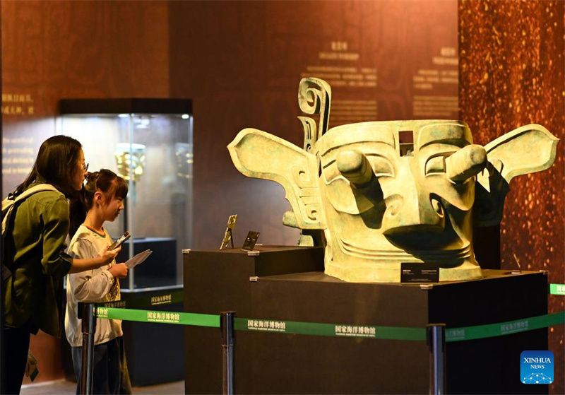 Tianjin : ouverture d'une exposition d'art immersive sur les ruines de Sanxingdui