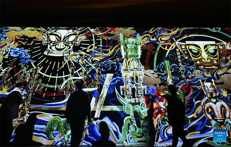 Tianjin : ouverture d'une exposition d'art immersive sur les ruines de Sanxingdui