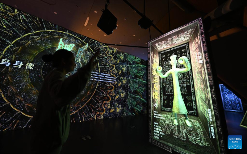 Tianjin : ouverture d'une exposition d'art immersive sur les ruines de Sanxingdui