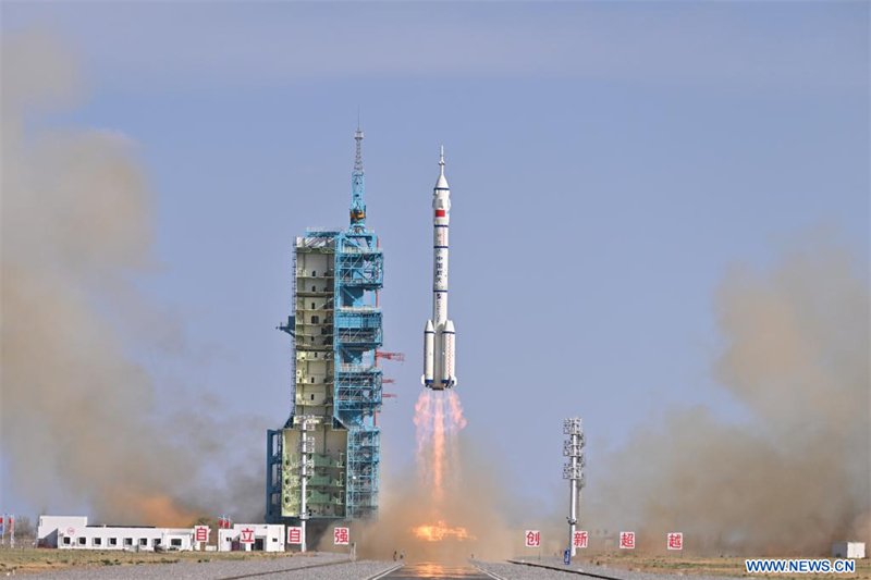 La Chine lance le vaisseau spatial habité Shenzhou-20