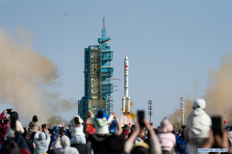 La Chine lance le vaisseau spatial habité Shenzhou-20