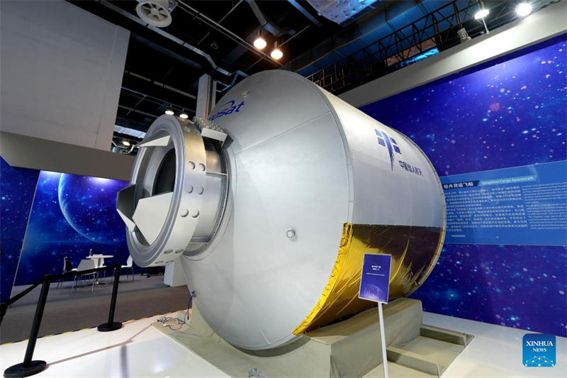 Une exposition scientifique marquant la 10e Journée de l'espace de Chine organisée à Shanghai