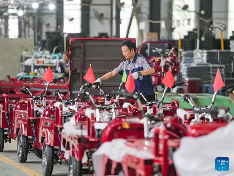 Sichuan : une PME basée sur la technologie enregistre une explosion de ses ventes de tricycles électriques à l'exportation