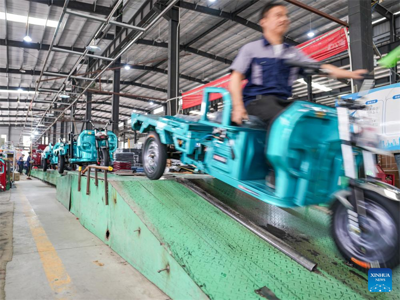 Sichuan : une PME basée sur la technologie enregistre une explosion de ses ventes de tricycles électriques à l'exportation