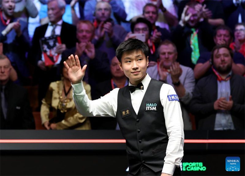Le Chinois Zhao Xintong devient le premier asiatique à remporter le Championnat du monde de snooker
