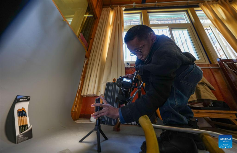 Xizang : un photographe gravement handicapé poursuit son rêve de toute une vie