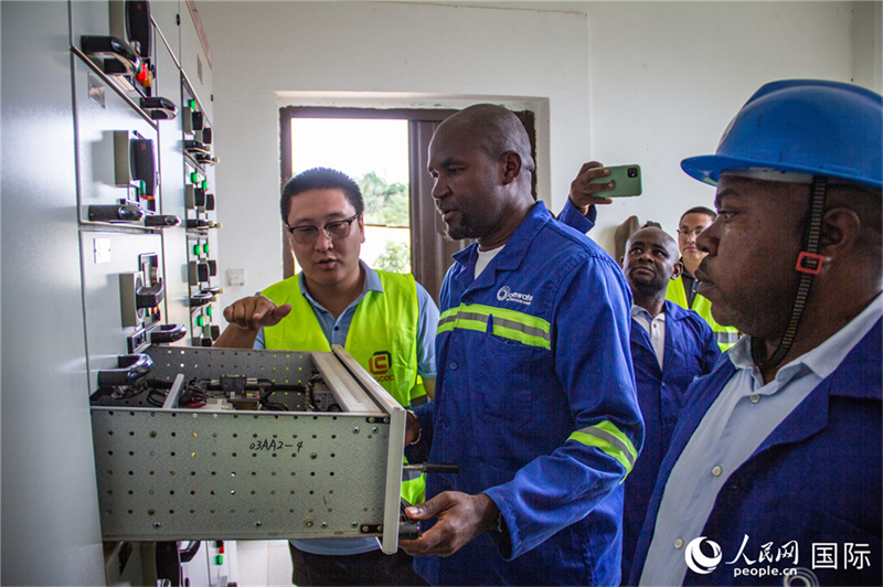 Comment la ? source de propreté ? construite par la Chine profite à des milliers de ménages au Cameroun