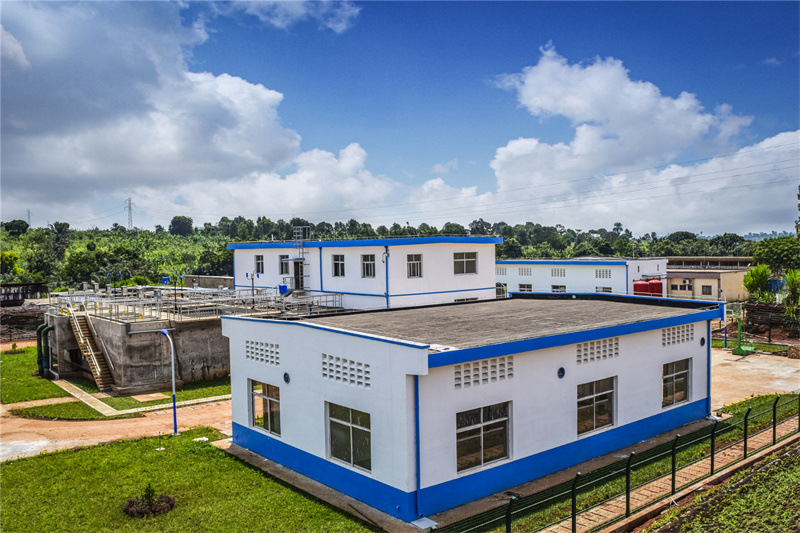 Comment la ? source de propreté ? construite par la Chine profite à des milliers de ménages au Cameroun